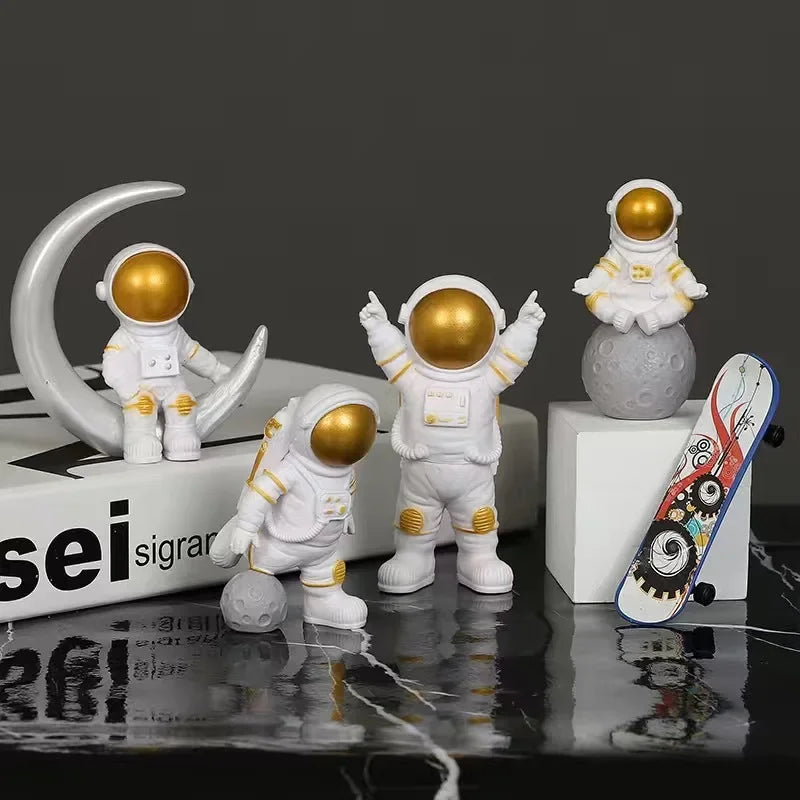 Kit Mini Astronautas Para Decoração